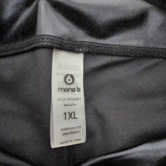 Mono B High Waist Faux Leather Leggings women's size 1X new with tag - Picture 5 of 5